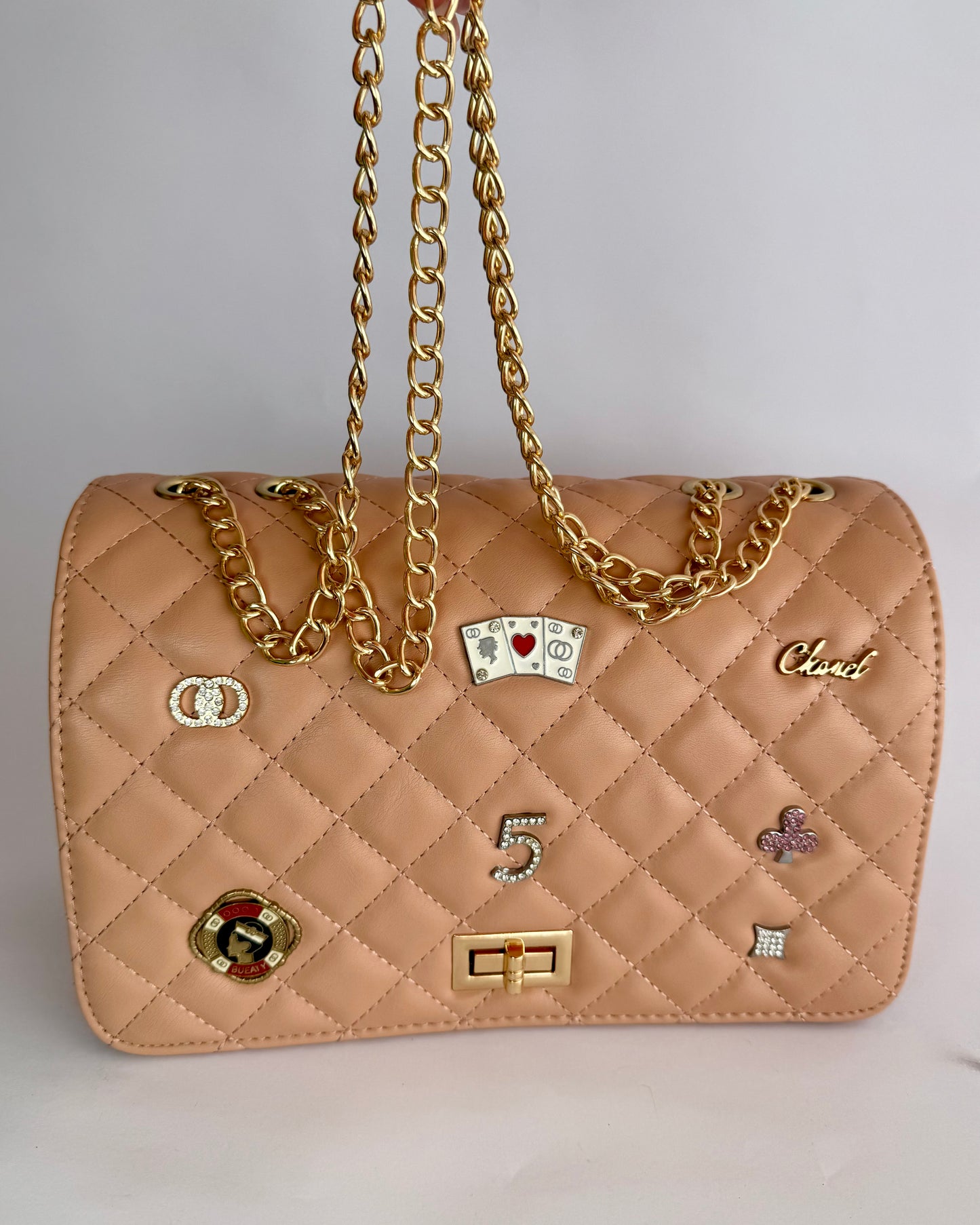 Bolso con pines
